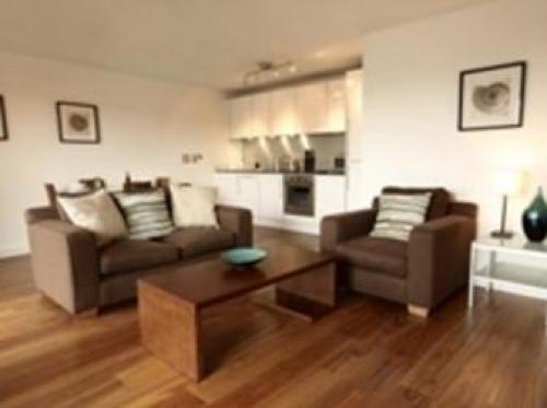 Amazing Slough Centre Apartment, Slough, 