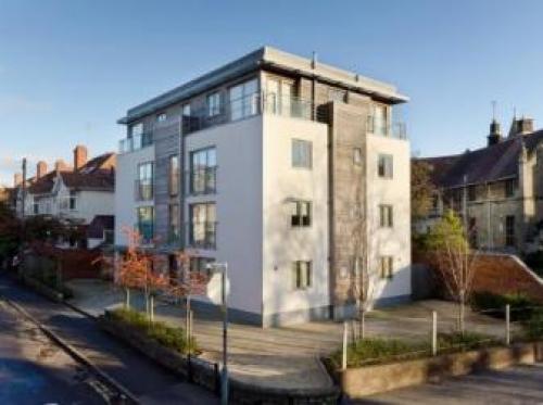 Your Stay Bristol Cotham Lawn, Cotham, 