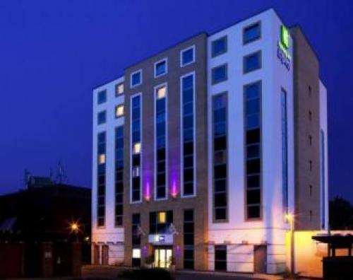 Holiday Inn Express London - Watford Junction, An Ihg Hotel, Watford, 
