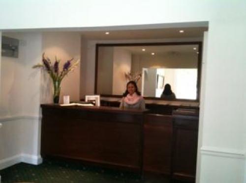 Hampton Court Hotel, Hampton Court, 