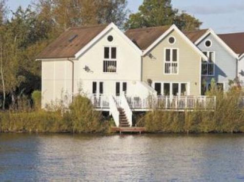 Shelduck Lodge, South Cerney, 