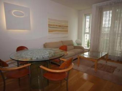Into Living Apartments Next To London Bridge, Tower Bridge, 
