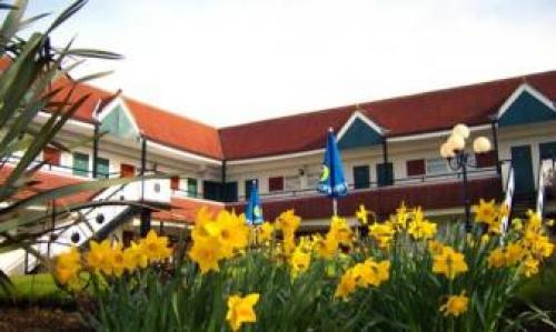 The Town & Country Lodge, Bishopsworth, 