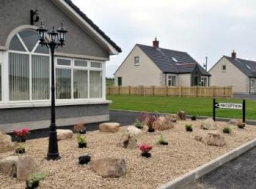 Luxury Manor, Private, Double Garage, Hot Tub, Wifi, Hillsborough, 