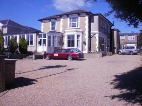Parterre Holiday Apartments, Sandown, 
