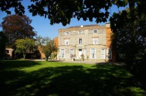 Priory House B&b And The Oriental Brewhouse Self Catering Accommodation, Long Bennington, 