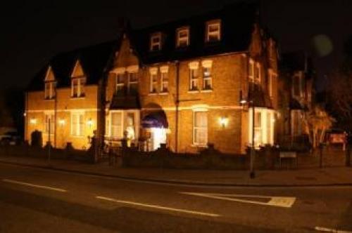 Kirkdale Hotel, Sanderstead, 