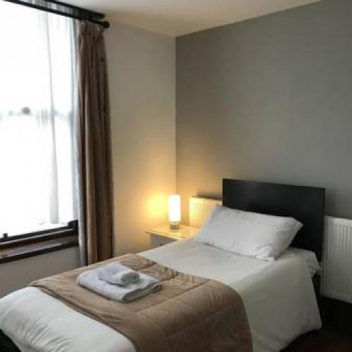 Breeze Guest House, Bootle, 