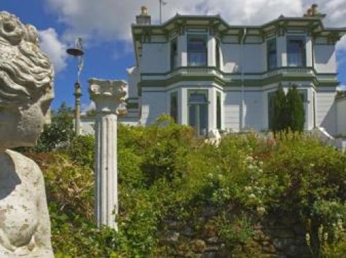 The White House, Hastings, 
