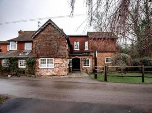 Trivelles Waterhall Country Gatwick Hotel & Airport Parking, Charlwood, 