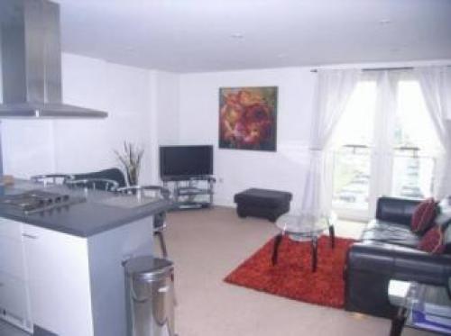 Sport's Village Cardiff Apartments Free Parking & Free Wi Fi, Penarth, 