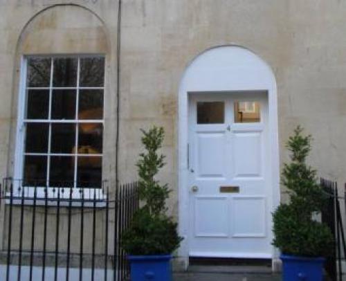 Gorgeous Garden Apartment, Bath, 