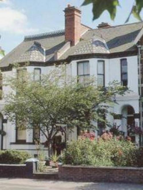 Cambridge Villa, Warwick, 