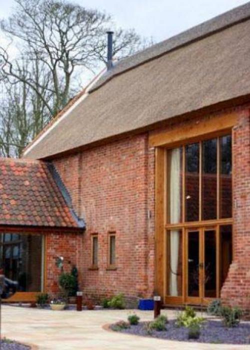 Superb Stokesby Barn Apartment - Norfolk Broads & Norwich, Halvergate, 