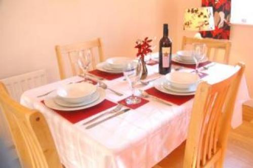 Pass The Keys - 2br Luxury Apartment With Jacuzzi Bath, Belfast, 