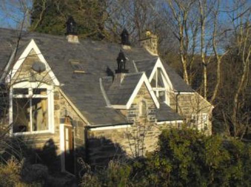 Yr Hen Ysgol, The Old School, Tremadog, 