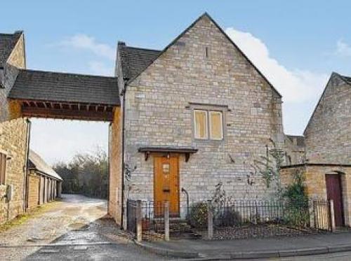 Church Mews, Broadway, 