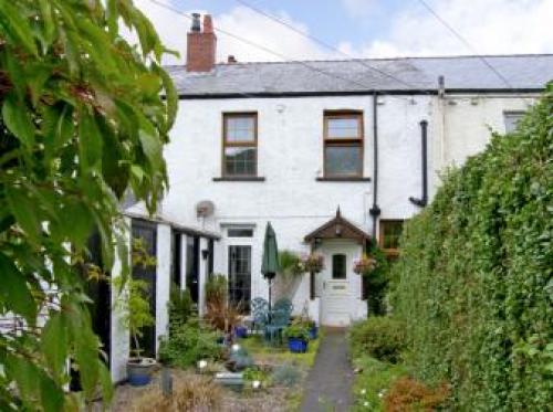 Railway Cottage, Fairbourne, Fairbourne, 