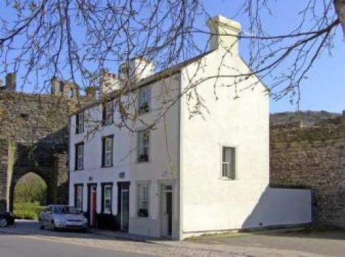 Johnny Dough's Conwy With Rooms, Conwy, 
