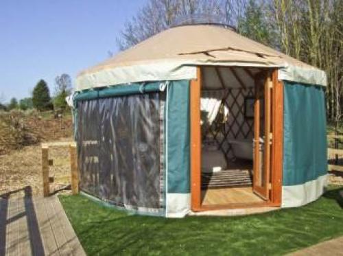 Secret Island Yurt, Kemerton, 
