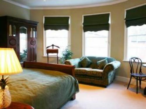 Hewitts Hotel And Restaurant, Newport, 