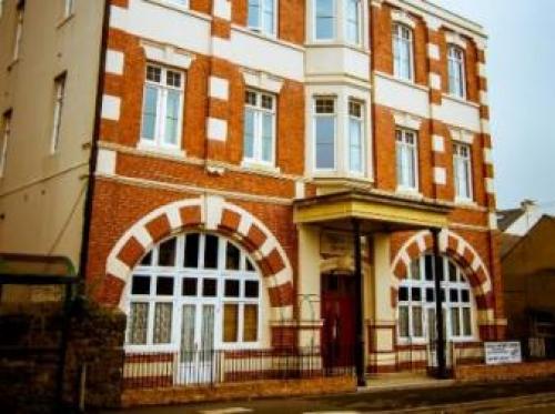 Albion Guest House & Apartments, Pembroke Dock, 