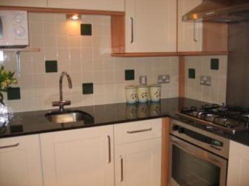 2 Bedroom Flat 10 Minutes From The City Centre, Edinburgh, 