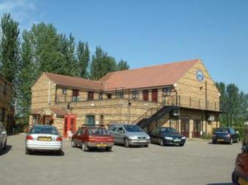 Riverside Hotel Heathrow, West Drayton, 