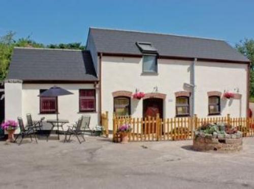 The Old Dairy B&b, Lympstone, 