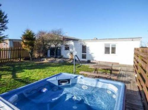 Cefn Farm Cottage, Valley, 