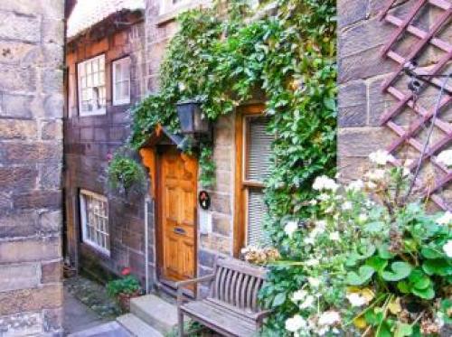 4 Martins Row, Ravenscar, 