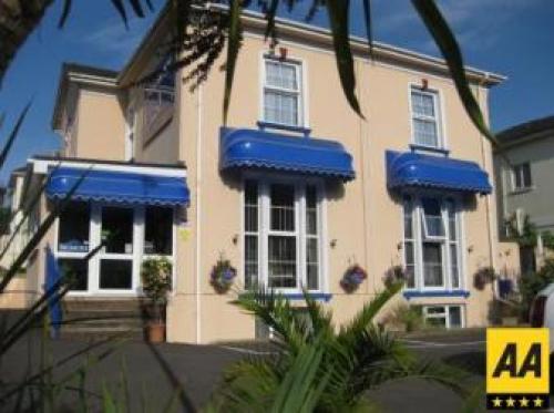 Riviera Nights Apartment, Torquay, 