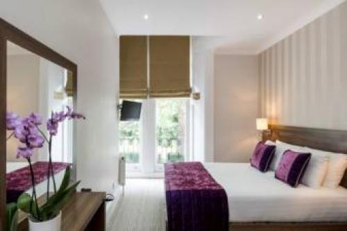 London House Hotel, Queensway, 