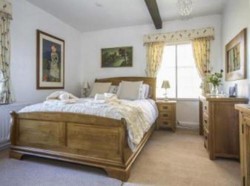 Newton Farmhouse, Whiteparish, 