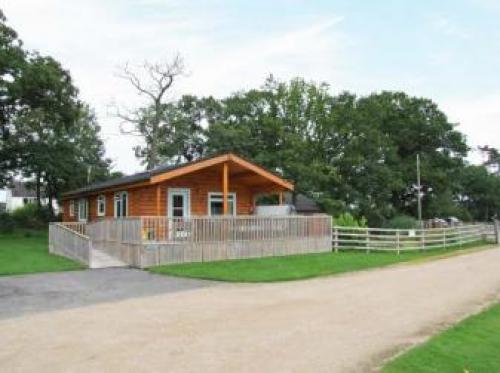 Waterside Lodge, Longford, 
