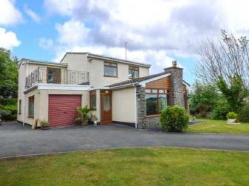 Llys Myrddin, Llangefni, 