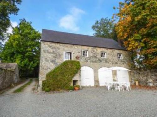 Henblas Granary, Gwalchmai, 