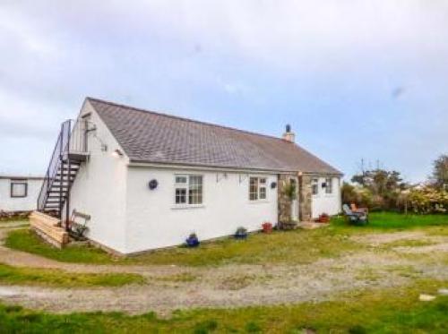 Ty Woods Cottage, Valley, 