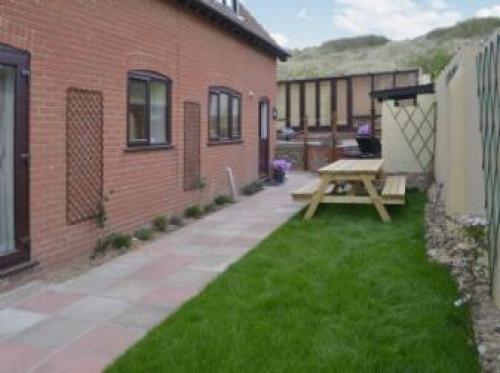 Sand Dune Cottage, Sutton, 