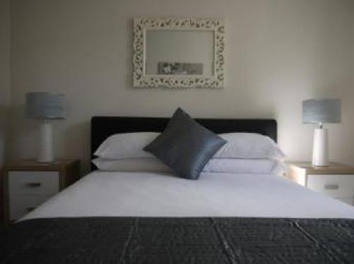 Sterling House @ Short Stays, Basingstoke, 