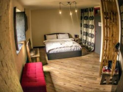 Victoria Warehouse Hotel, Old Trafford, 