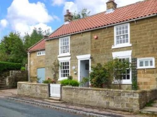 1 Belle Vue, Deighton, 
