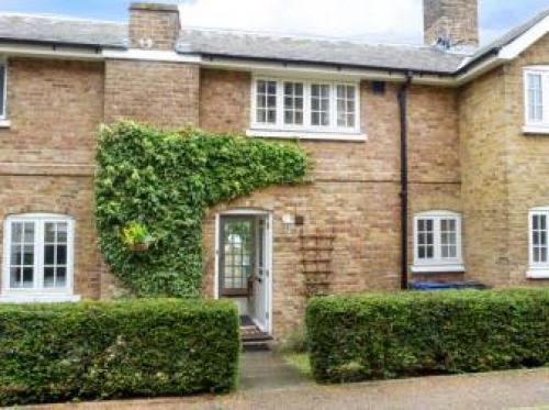 9 Swallow Court, Herme, 